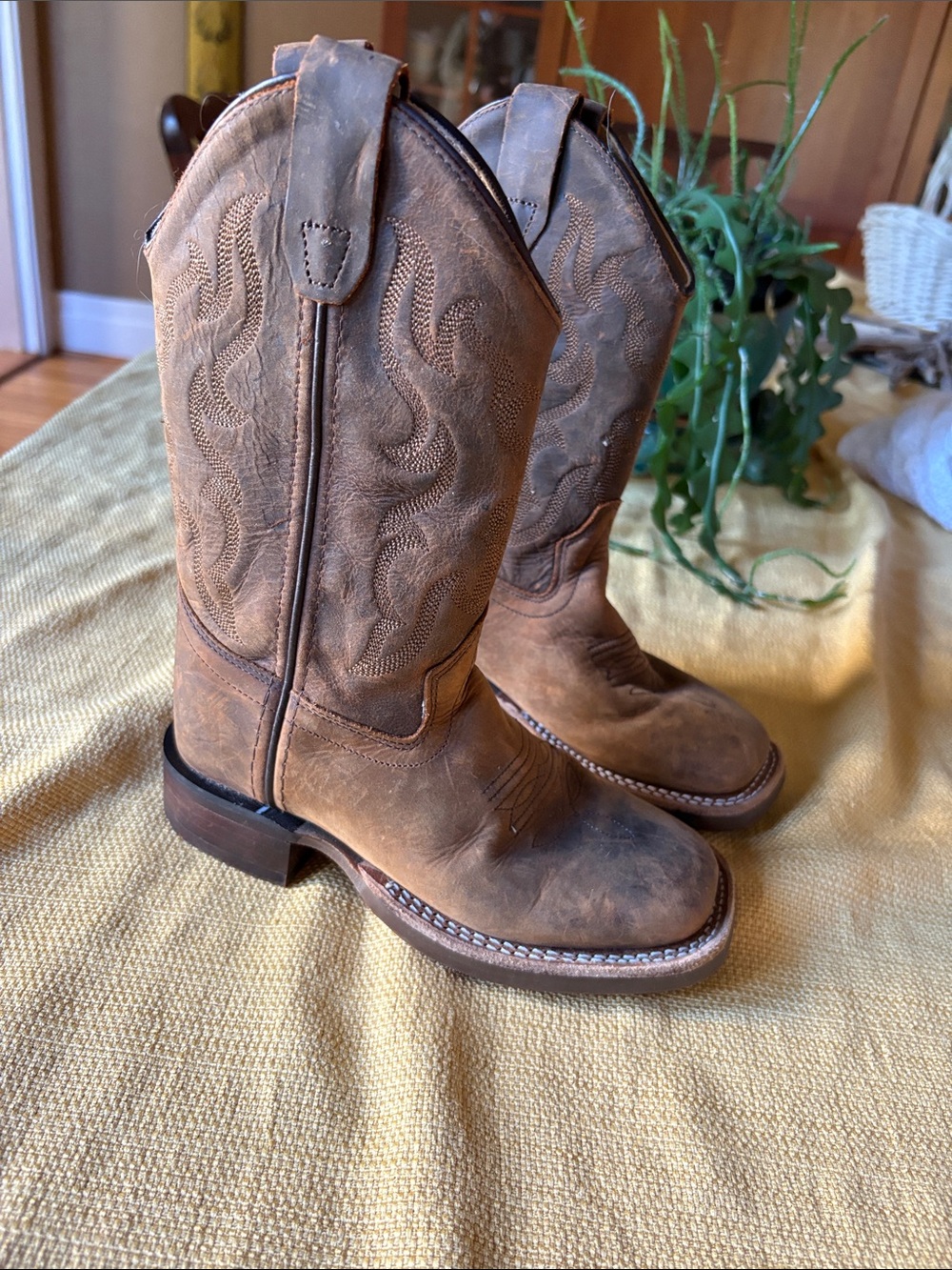 Kids Rustic Brown Pull-On Western Boots - Youth Leather Cowboy Style